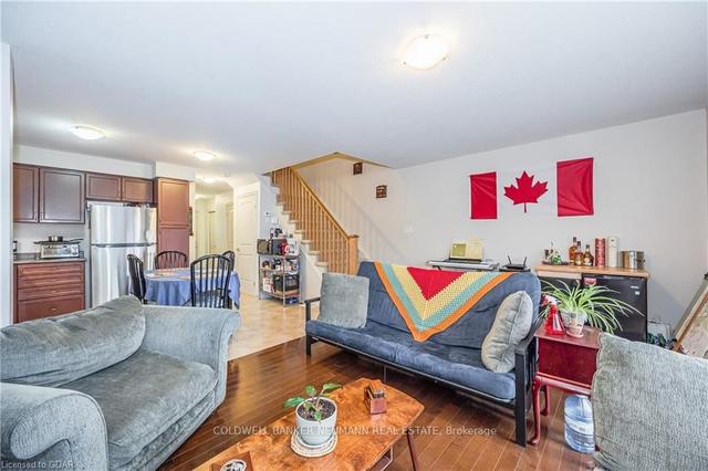 86 Lambeth Way, Townhouse with 3 bedrooms, 3 bathrooms and 2 parking in Guelph ON | Image 4