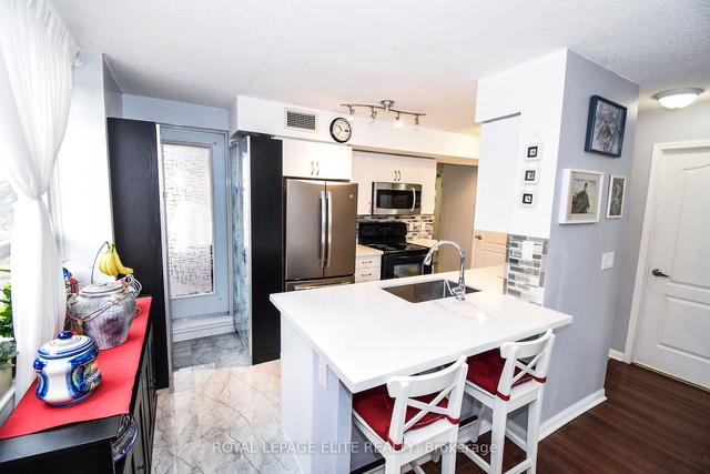 203 - 4 Elsinore Path, Condo with 2 bedrooms, 1 bathrooms and 1 parking in Toronto ON | Image 39
