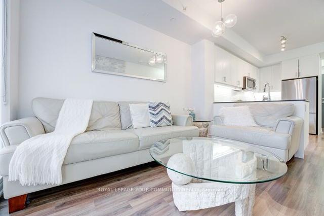 306 - 9618 Yonge St, Condo with 1 bedrooms, 1 bathrooms and 1 parking in Richmond Hill ON | Image 3