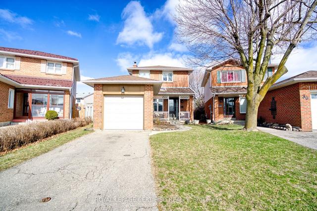 34 Helios Pl, House detached with 3 bedrooms, 2 bathrooms and 3 parking in Brampton ON | Image 1