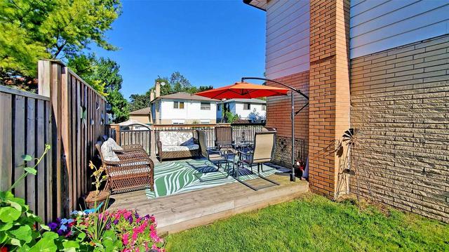 19 Donnacona Cres, House detached with 4 bedrooms, 2 bathrooms and 3 parking in Toronto ON | Image 31