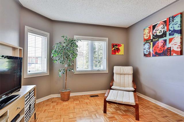 15 Louana Cres, Townhouse with 3 bedrooms, 3 bathrooms and 3 parking in Vaughan ON | Image 24