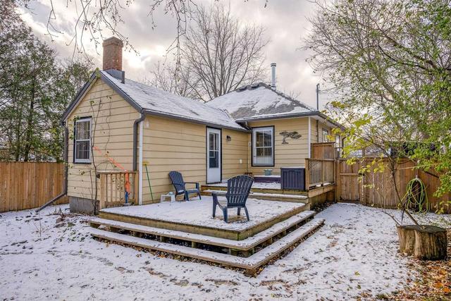386 Victoria St, House detached with 2 bedrooms, 1 bathrooms and 7 parking in Cobourg ON | Image 27