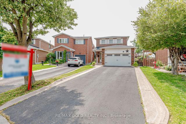 86 Tanager Sq, House detached with 3 bedrooms, 2 bathrooms and 5.5 parking in Brampton ON | Image 1