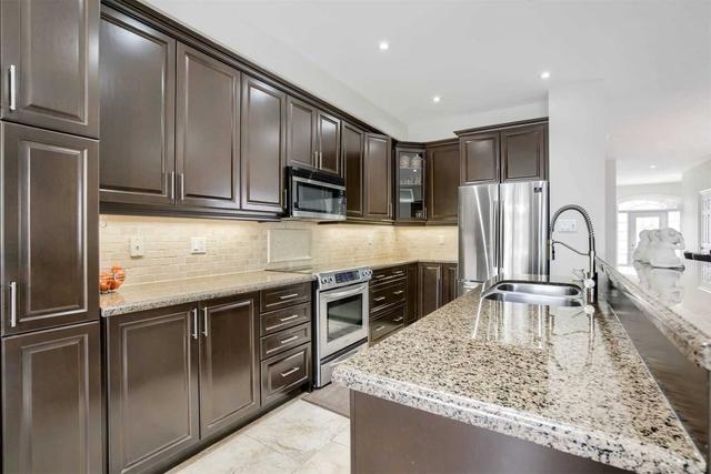 1273 Craigleith Rd, House attached with 3 bedrooms, 4 bathrooms and 3 parking in Oakville ON | Image 8