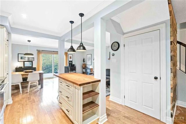 46 Bujold Court, Townhouse with 4 bedrooms, 3 bathrooms and 2 parking in Ottawa ON | Image 5