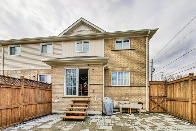 60 Mcmann Cres, House attached with 3 bedrooms, 3 bathrooms and 3 parking in Clarington ON | Image 27