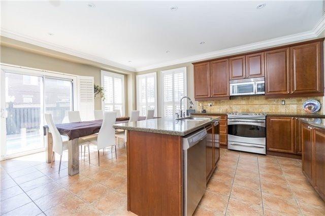 1130 Little Cres, House detached with 4 bedrooms, 3 bathrooms and 2 parking in Milton ON | Image 5