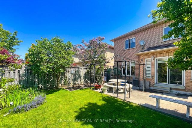 16 Thornton Cres, House detached with 3 bedrooms, 3 bathrooms and 6 parking in Vaughan ON | Image 29