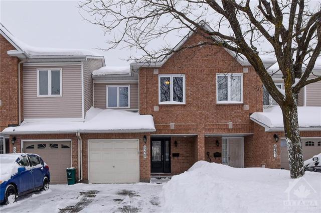 6229 Arbourwood Drive, Townhouse with 3 bedrooms, 3 bathrooms and 3 parking in Ottawa ON | Image 1