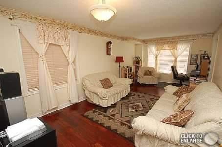 8 Todmorden Dr, House detached with 3 bedrooms, 4 bathrooms and 4 parking in Brampton ON | Image 2