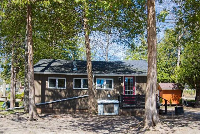 578 Oxbow Park Dr, House detached with 2 bedrooms, 1 bathrooms and 8 parking in Wasaga Beach ON | Image 12