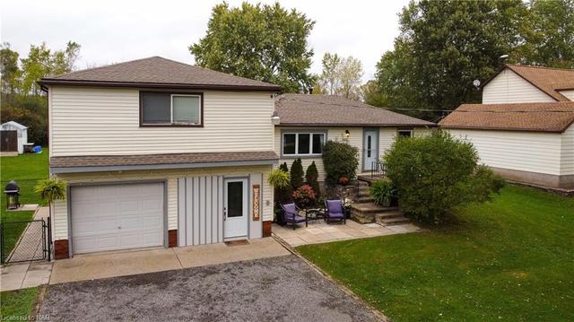 1664 Royal York Road, House detached with 3 bedrooms, 1 bathrooms and 14 parking in Fort Erie ON | Image 1