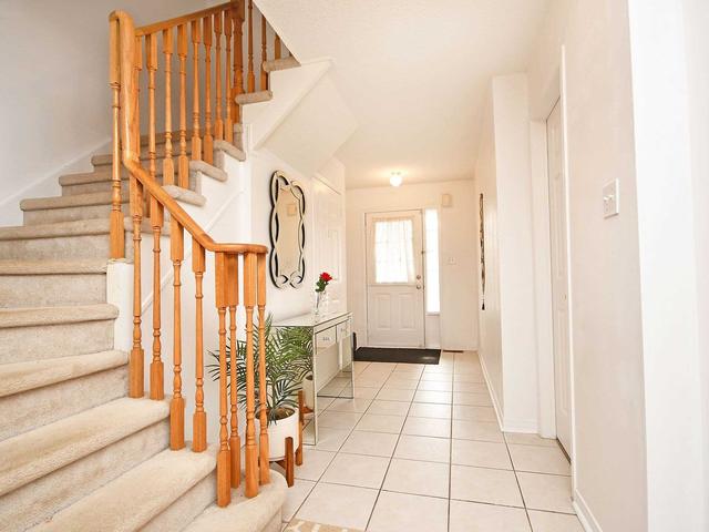 15 Todmorden Dr, House attached with 3 bedrooms, 2 bathrooms and 2 parking in Brampton ON | Image 40