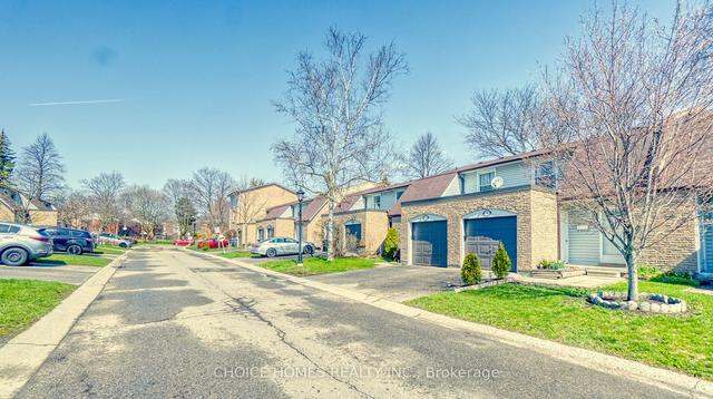 8 - 2440 Bromsgrove Rd, Townhouse with 3 bedrooms, 3 bathrooms and 2 parking in Mississauga ON | Image 12