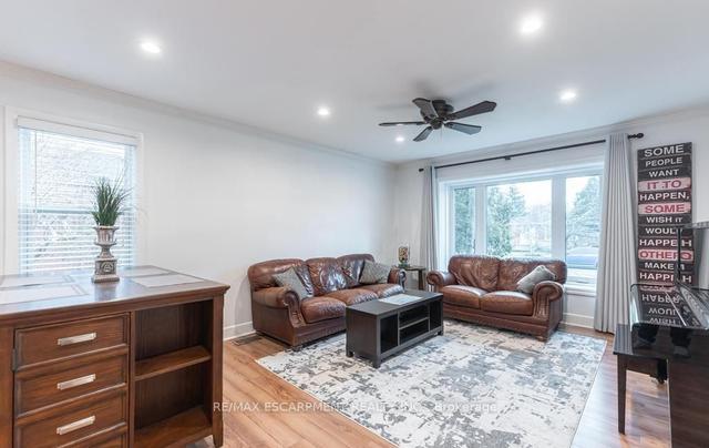12 West 21st St, House detached with 3 bedrooms, 2 bathrooms and 6 parking in Hamilton ON | Image 2
