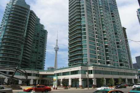 803 - 10 Yonge St, Condo with 2 bedrooms, 2 bathrooms and 1 parking in Toronto ON | Image 1