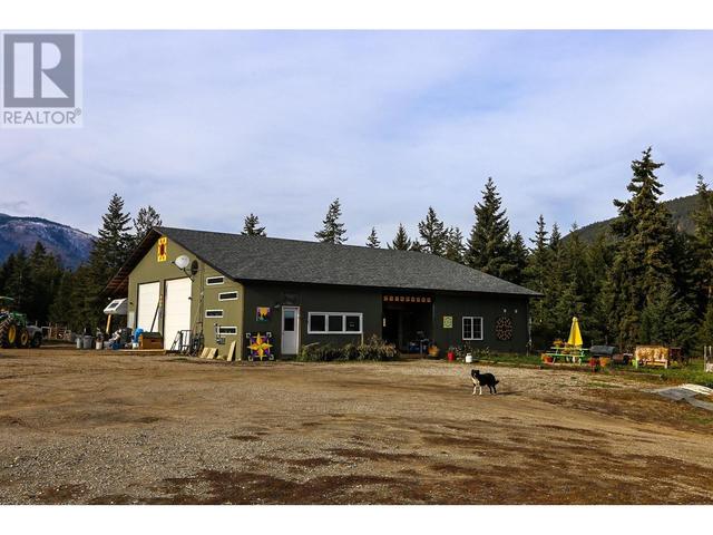 4598 Cedar Hill Road, House detached with 5 bedrooms, 2 bathrooms and 2 parking in Columbia Shuswap D BC | Image 46