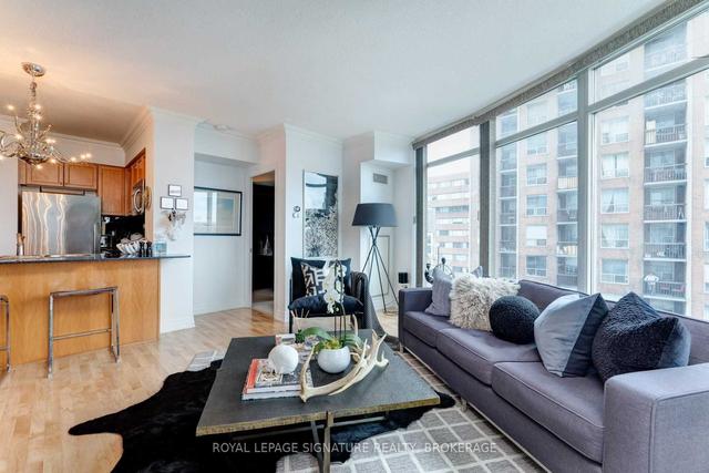 1002 - 8 Scollard St, Condo with 2 bedrooms, 2 bathrooms and 1 parking in Toronto ON | Image 2