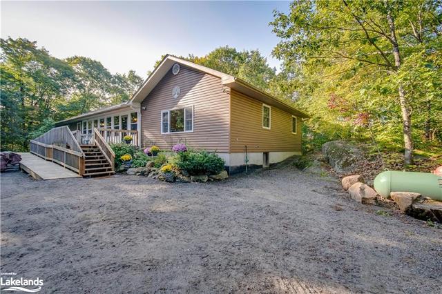 1255 Falkenburg Road, House detached with 3 bedrooms, 2 bathrooms and 20 parking in Muskoka Lakes ON | Image 33