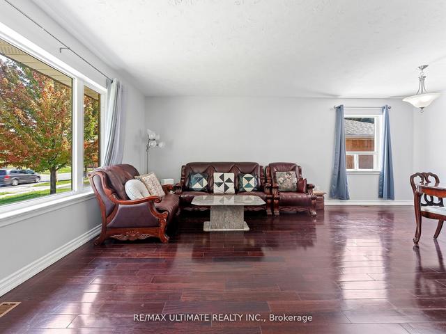 189 Elmhurst Dr, House detached with 3 bedrooms, 3 bathrooms and 4 parking in Toronto ON | Image 25