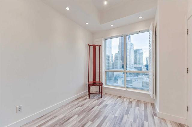 3009 - 25 The Esplanade St, Condo with 2 bedrooms, 1 bathrooms and 0 parking in Toronto ON | Image 10