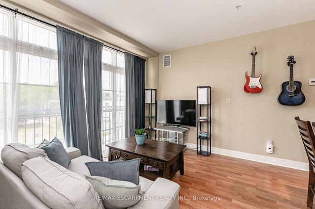 303 - 459 Kerr St, Condo with 1 bedrooms, 1 bathrooms and 1 parking in Oakville ON | Image 3