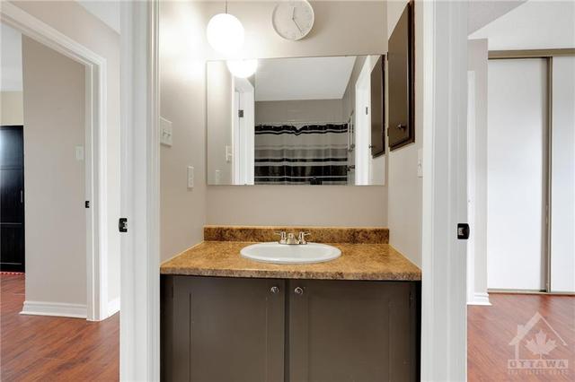 1943 Greenway Park Lane, Townhouse with 3 bedrooms, 2 bathrooms and 2 parking in Ottawa ON | Image 22