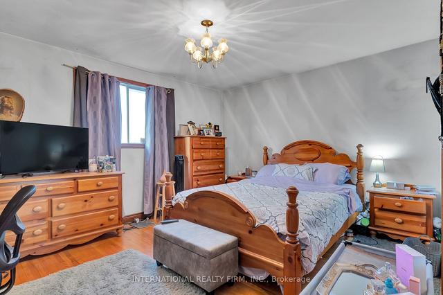 34 St Georges Blvd, House detached with 4 bedrooms, 3 bathrooms and 6 parking in Toronto ON | Image 13