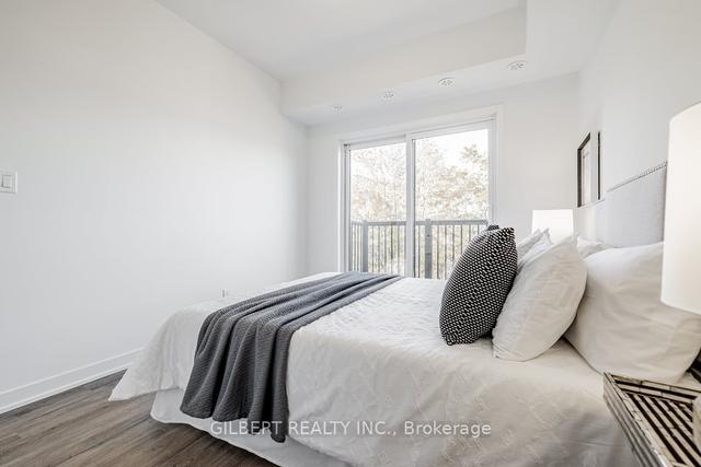8 - 14 Marquette Ave, Townhouse with 3 bedrooms, 2 bathrooms and 1 parking in Toronto ON | Image 13