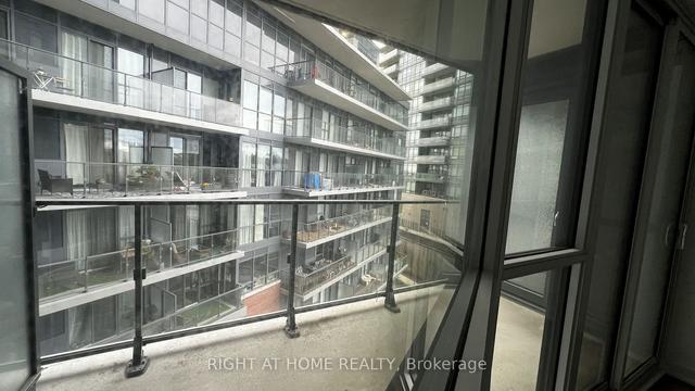 522 - 10 Park Lawn Rd N, Condo with 2 bedrooms, 2 bathrooms and 1 parking in Toronto ON | Image 3