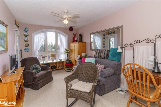 304 - 35 Dairy Lane, House attached with 2 bedrooms, 2 bathrooms and 2 parking in Huntsville ON | Image 2