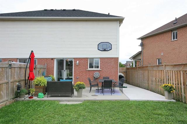 31 Milkweed Cres, House semidetached with 3 bedrooms, 2 bathrooms and 3 parking in Brampton ON | Image 15