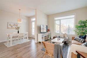8 Westpark Common Sw, Home with 2 bedrooms, 2 bathrooms and 2 parking in Calgary AB | Image 8