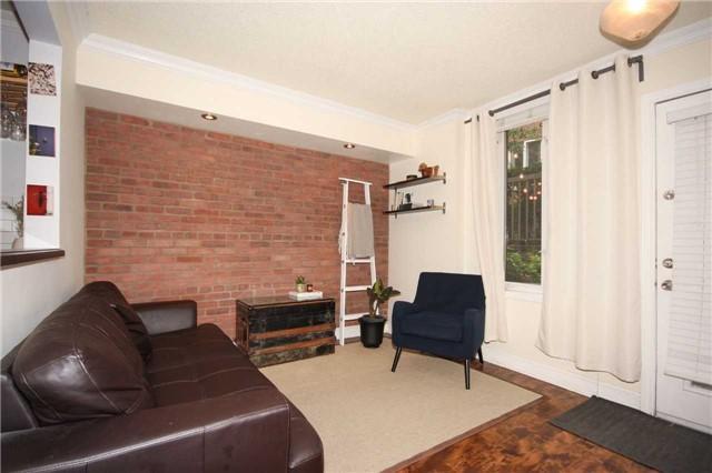 425 - 12 Douro St, Townhouse with 2 bedrooms, 1 bathrooms and 1 parking in Toronto ON | Image 5