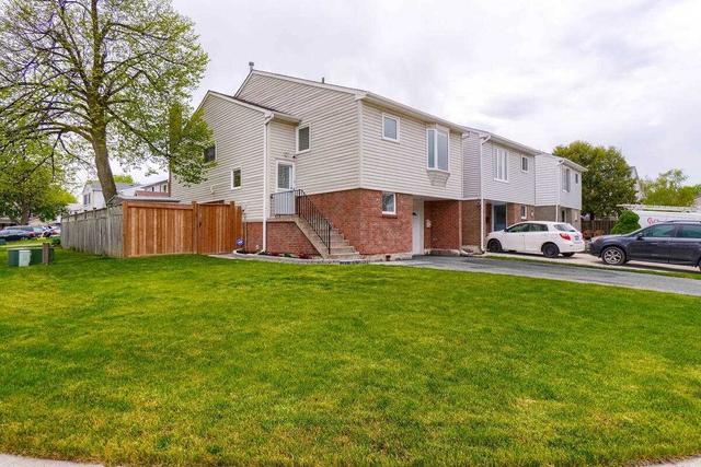 17 Majestic Cres, House detached with 3 bedrooms, 2 bathrooms and 4 parking in Brampton ON | Image 12