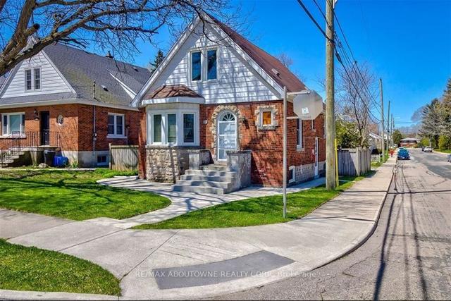 280 Emerson St W, House detached with 4 bedrooms, 2 bathrooms and 2 parking in Hamilton ON | Image 12