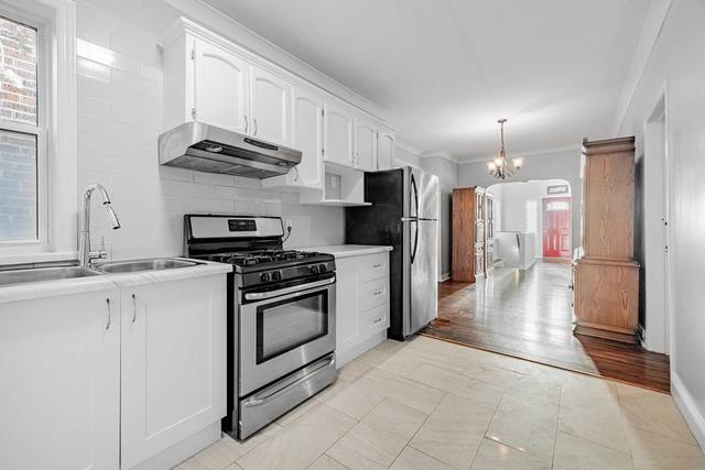 main - 57 Winnett Ave, House detached with 2 bedrooms, 1 bathrooms and 0 parking in Toronto ON | Image 4