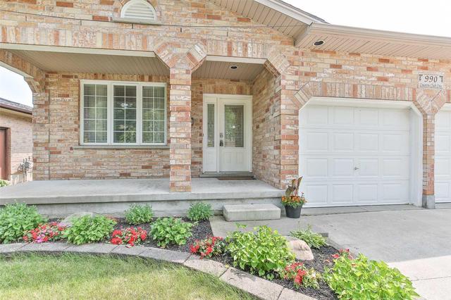 990 Country Club Cres, House detached with 3 bedrooms, 2 bathrooms and 4 parking in London ON | Image 2