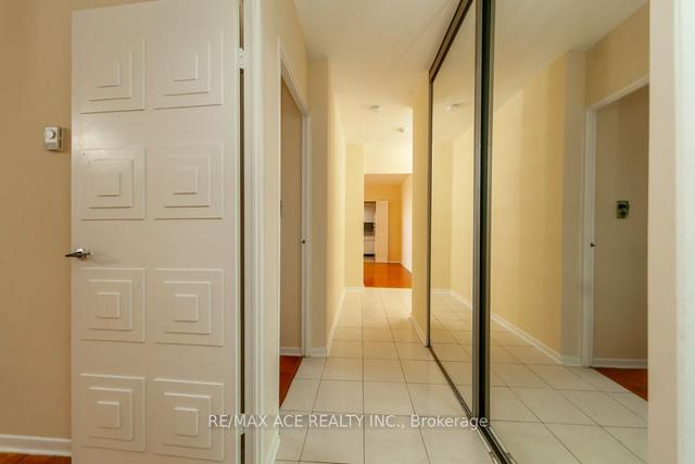 1206 - 3 Massey Sq, Condo with 2 bedrooms, 1 bathrooms and 1 parking in Toronto ON | Image 5