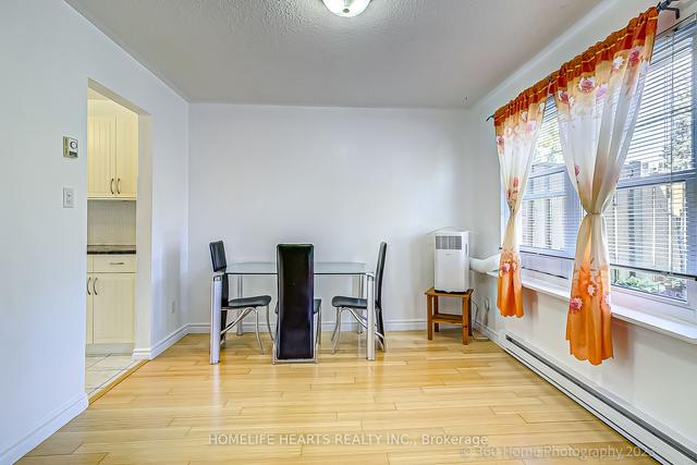 35 - 71 Cass Ave, Townhouse with 3 bedrooms, 2 bathrooms and 1 parking in Toronto ON | Image 2