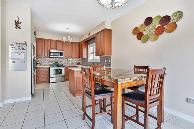 130 Golden Forest Rd, House detached with 4 bedrooms, 3 bathrooms and 3 parking in Vaughan ON | Image 2