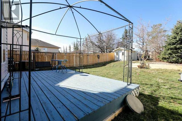 315 Heritage Crescent W, House detached with 5 bedrooms, 3 bathrooms and 4 parking in Lethbridge AB | Image 16
