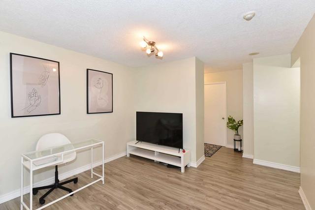 402 - 41 Markbrook Lane, Condo with 2 bedrooms, 2 bathrooms and 1 parking in Toronto ON | Image 8