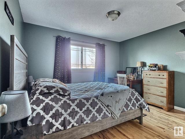 4717 48 St, House detached with 4 bedrooms, 2 bathrooms and null parking in Glendon AB | Image 8