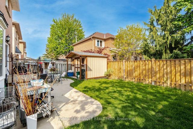 181 Cresthaven Rd, House detached with 3 bedrooms, 3 bathrooms and 5 parking in Brampton ON | Image 33