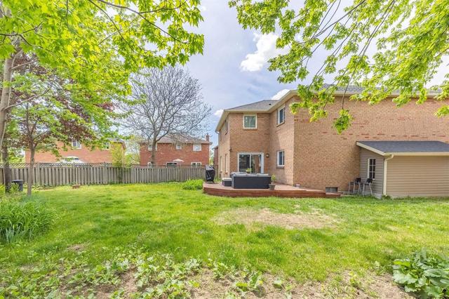 14 Greentree Crt, House detached with 4 bedrooms, 5 bathrooms and 6 parking in Brampton ON | Image 35