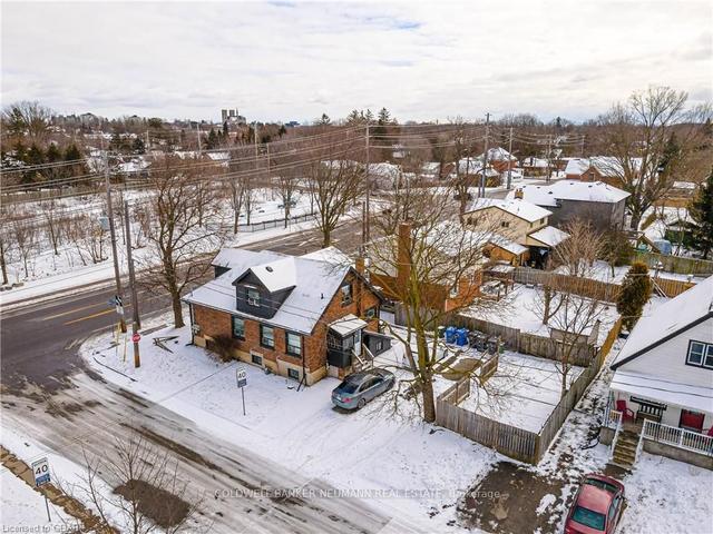 218 Edinburgh Rd N, House detached with 4 bedrooms, 3 bathrooms and 6 parking in Guelph ON | Image 1