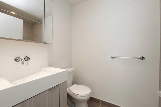 0716 - 20 Richardson St, Condo with 2 bedrooms, 2 bathrooms and 0 parking in Toronto ON | Image 3