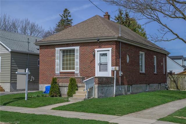 1626 Borden Street, House detached with 2 bedrooms, 1 bathrooms and 2 parking in London ON | Image 1